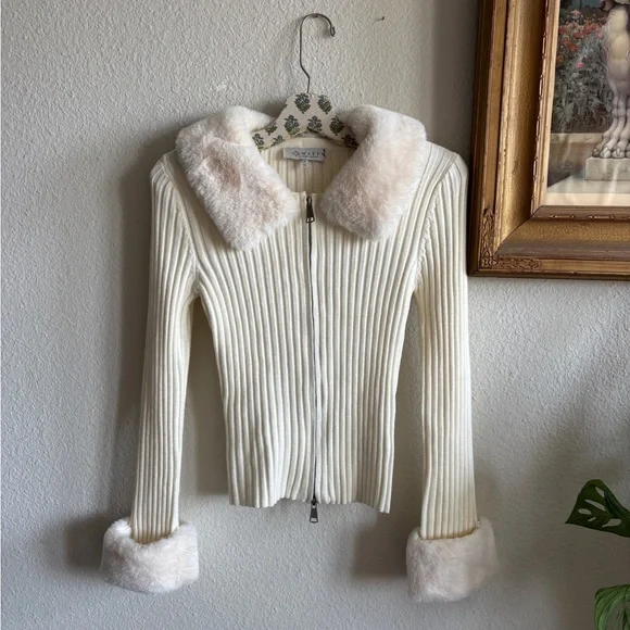 Wayf Cream Ribbed Sweater with Faux Fur Collar - Picture 1 of 5